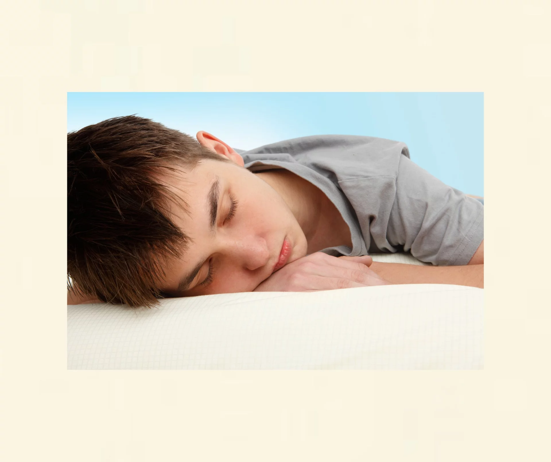 Kinderhypnose unterstützt Kinder dabei, Zähneknirschen zu verringern und entspannt zu schlafen.