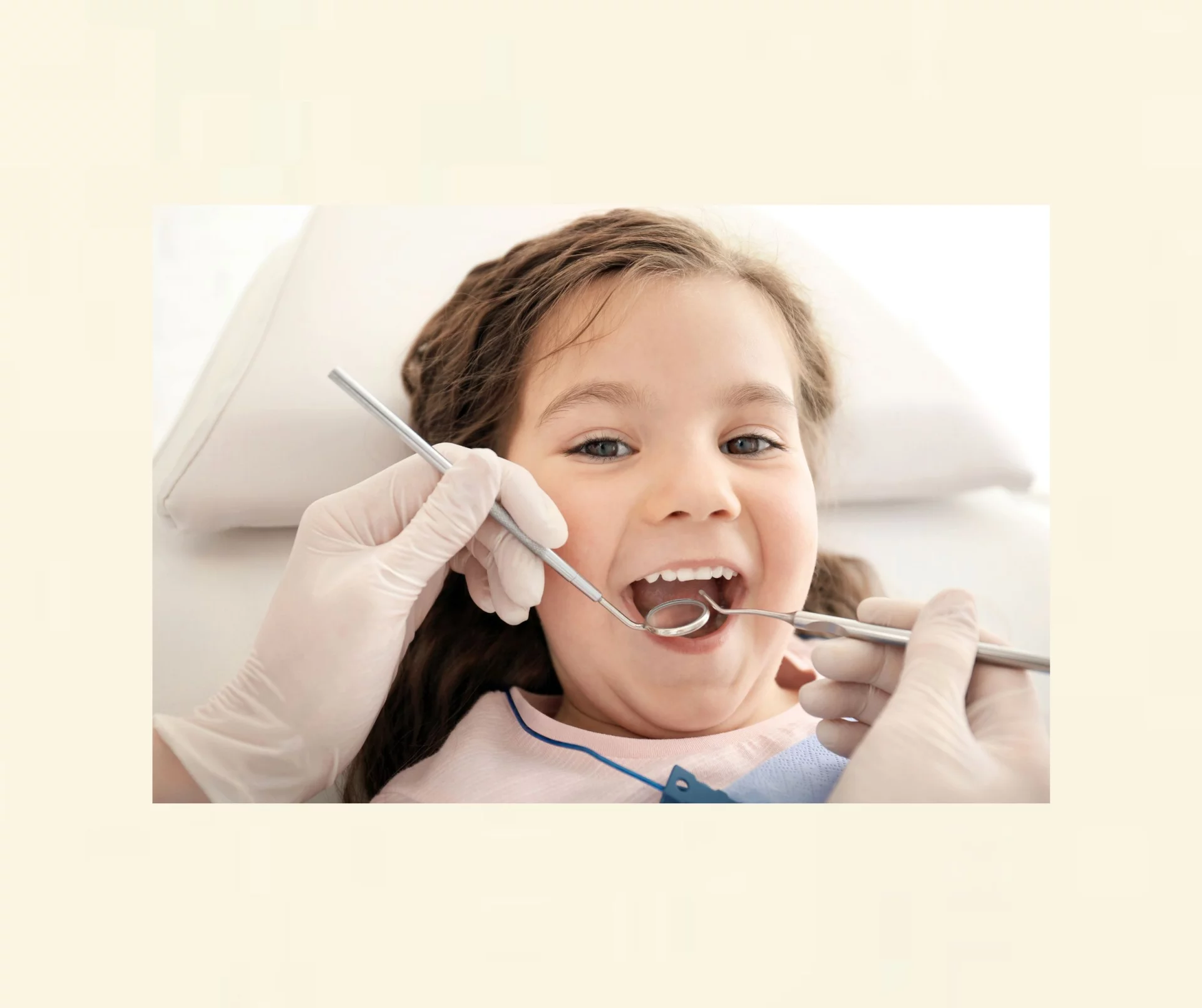 Kinderhypnose hilft Kindern, Zahnarztphobie zu überwinden und entspannt zum Zahnarzt zu gehen.