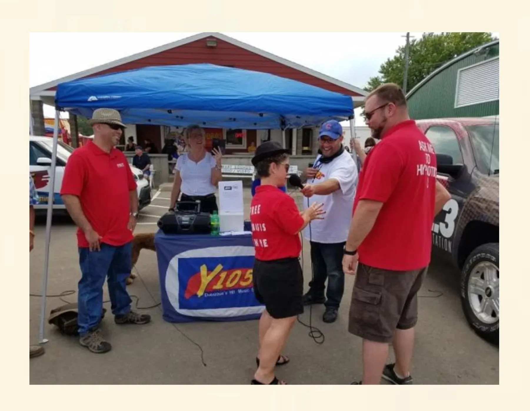 Radiointerview in den USA zu Bühnenhypnose und professioneller Hypnosearbeit