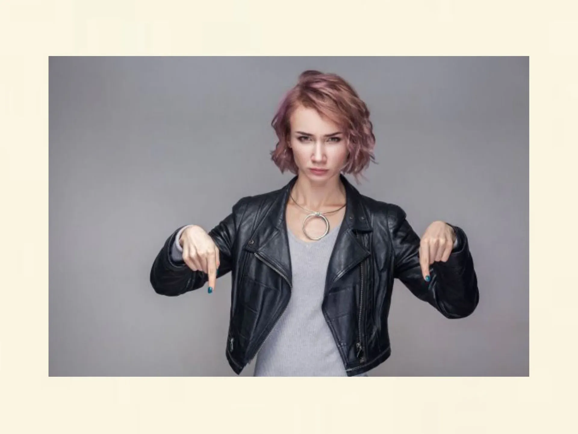 Entschlossene Frau als Symbol für den Wunsch, sofort Nichtraucher zu werden