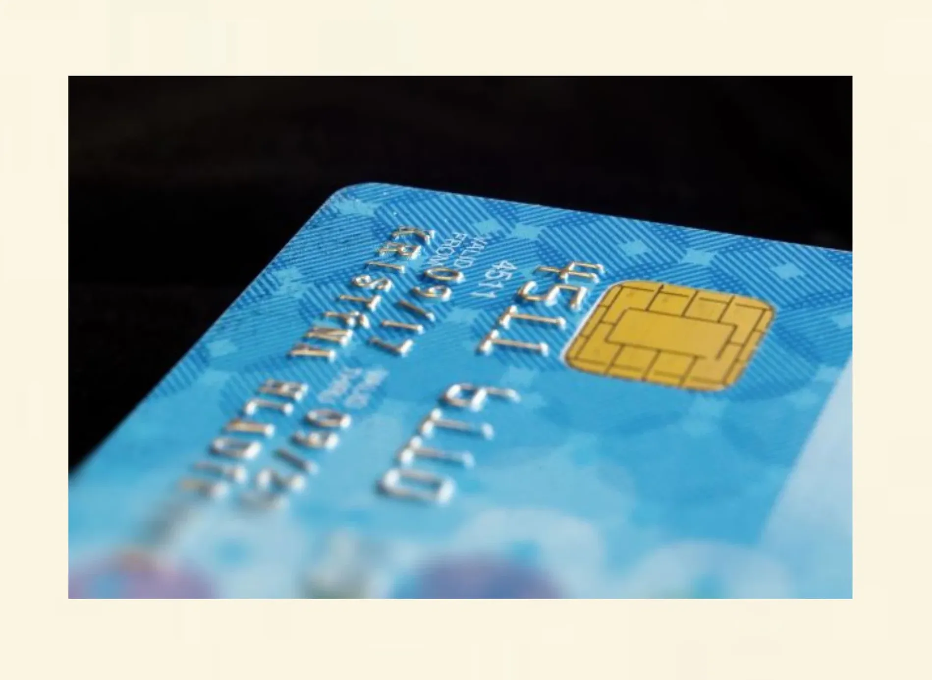 Kreditkarte als Symbol für flexible Zahlungsmöglichkeiten bei Hypnosesitzungen