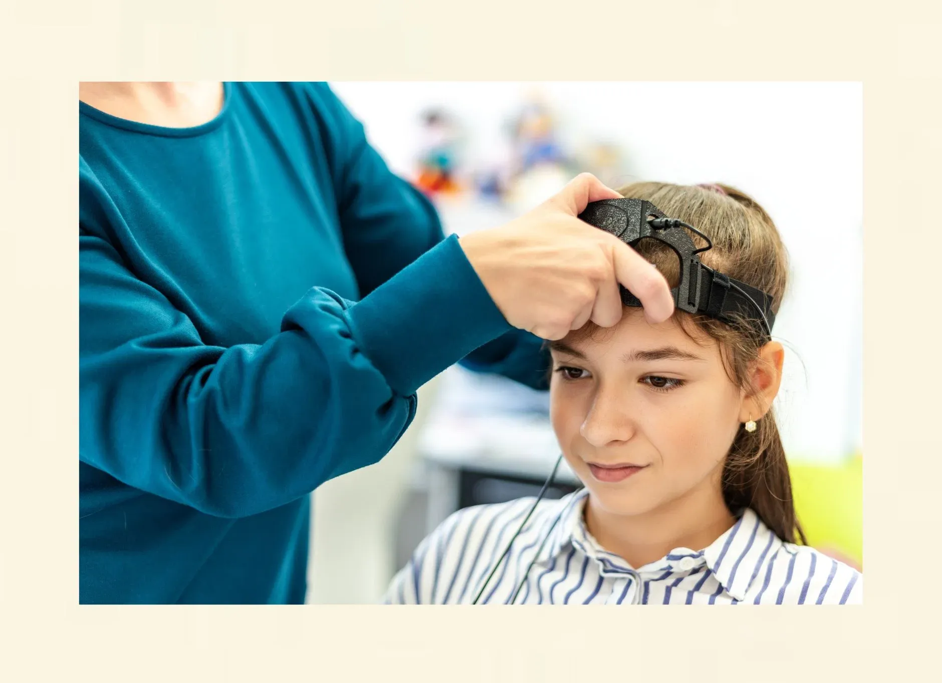 EEG-Messung während einer Hypnose zur Untersuchung der Gehirnaktivität