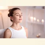 Frau in entspannter Selbsthypnose – Symbol für Sicherheit und Regulation des Nervensystems