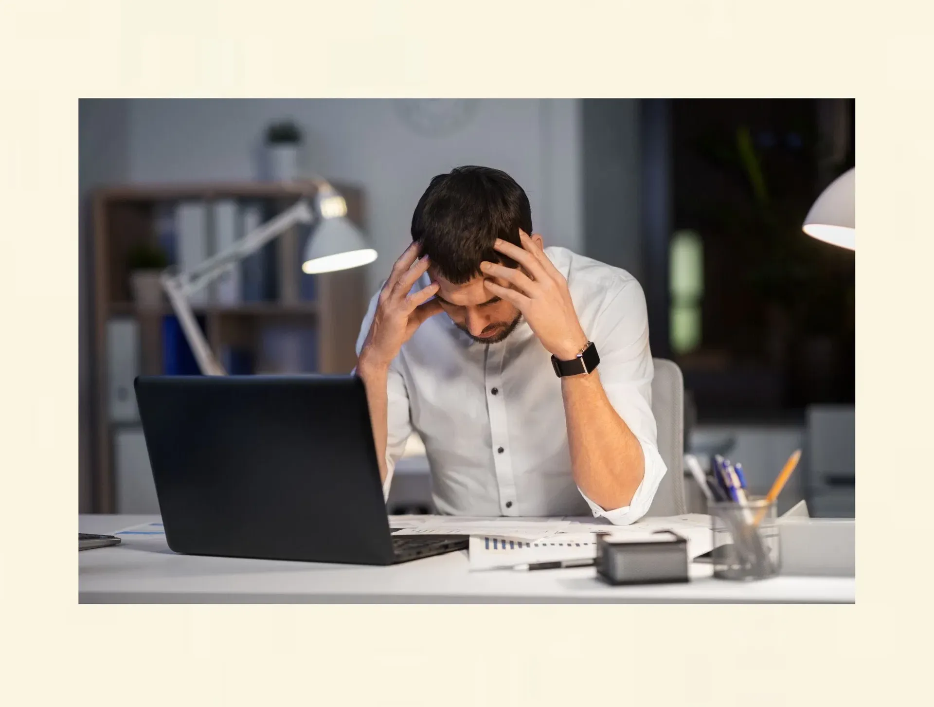 Stress und emotionale Belastung können beim Rauchstopp alte Rauchmuster aktivieren
